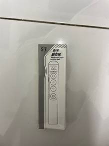 Electronic page turning pen