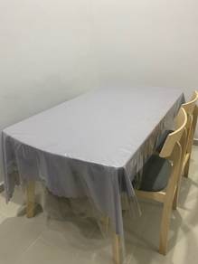 Meja Makan Warna Kayu