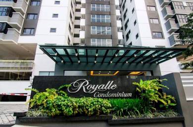 Condominium For Auction in Royalle Condominium