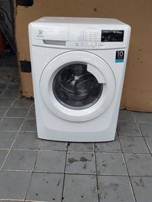 Electrolux front load washing machine washer 7k-g