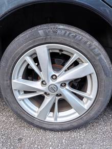 Used Teana 2.5 RIM + Tires