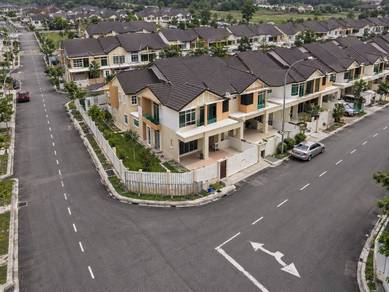 Semi-Detached House For Sale in Senawang,NSN