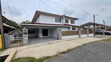 Semi-Detached House For Sale in Kuching,SWK