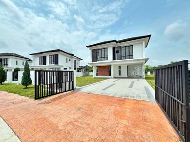 Bungalow House For Sale in Bangi,SGR