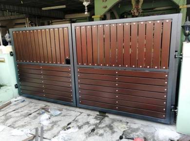 Pintu Pagar jenis Swing Privasi