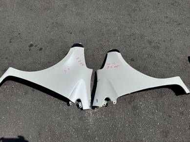 No 3-2-25 Toyota IQ Front Fender Japan