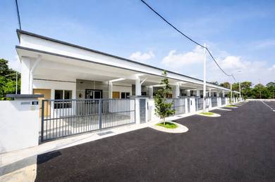 1-storey Terraced House For Sale in Mantin,NSN