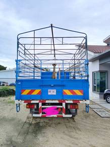 isuzu npr71 