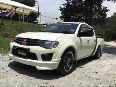 Mitsubishi Triton LITE in Gombak, KUL