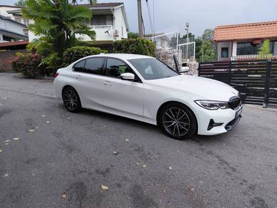 BMW 320i 20i SPORT in Petaling Jaya, SGR