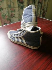 Adidas casual shoes
