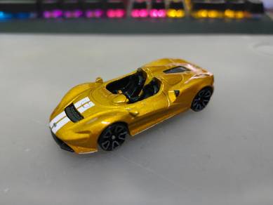 Hotwheels Gold McLaren Elva