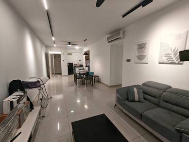 Condominium For Rent in Midfields