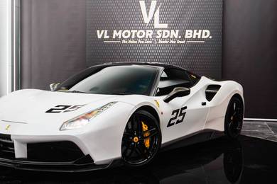Ferrari 488 PISTA in Desa Petaling, KUL