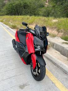 Yamaha XMAX