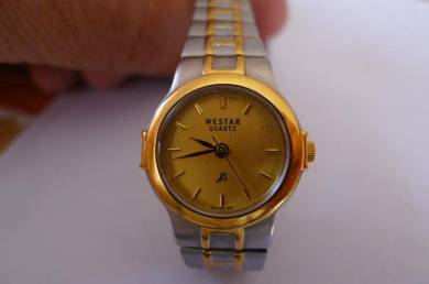 Westar Quartz Small Round Gold Watch