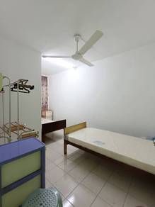 Room in Putatan, SBH