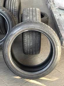 225/45/17 Bridgestone Potenza 004