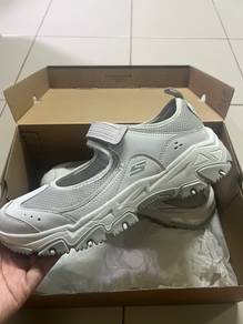 skechers untuk di jual