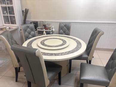 Dinner table for 6