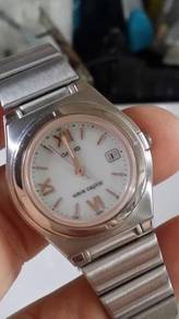 Vintage Casio wavecepter solar lasdy watch