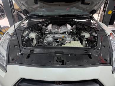 Nissan GTR R35 Engine Bay Cover Dry Carbon Bodykit