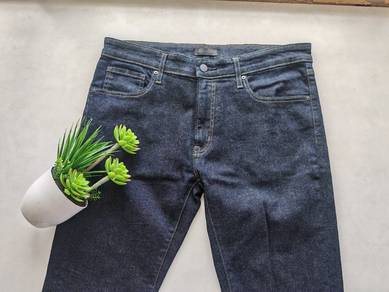 Uniqlo Skinny Tapered Low Stretchable Size 34