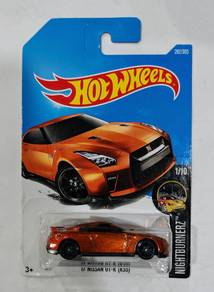 Hot Wheels 17 Nissan GT-R (R35) night burnerz