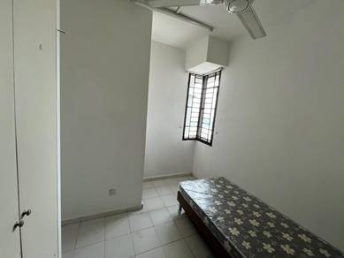 Room in Gelang Patah, JHR
