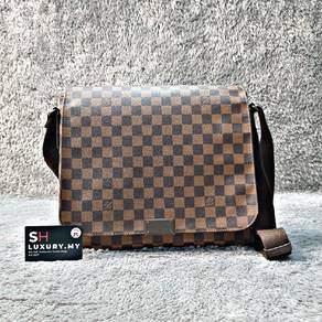 Louis Vuitton Damier Ebene District Messenger Bag