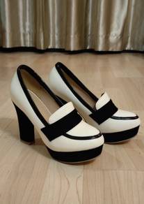 Black stripe white elegant high heel