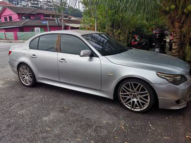 BMW 525i 25i (CBU) in Bangsar, KUL