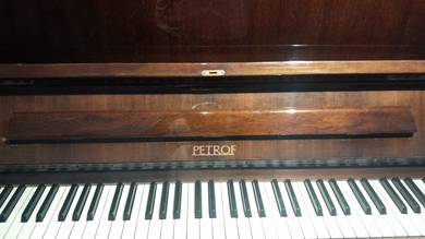 2nd Hand Petrof