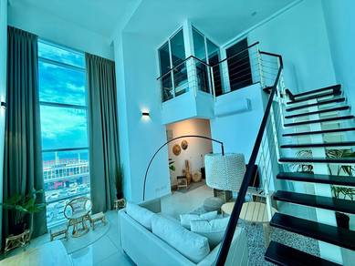 Service Residence For Sale in The Maritime