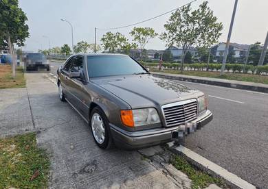 Mercedes Benz 300CE in Bandar Bukit Raja, SGR