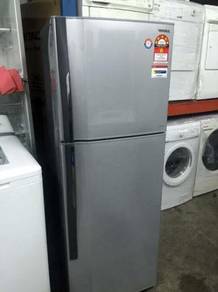 Refrigerator Peti Ais Sejuk Fridge Toshiba Silver