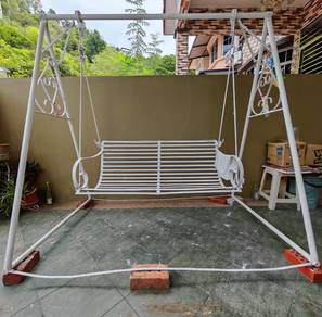 Buaian Taman Besi Tempa Putih (Keadaan Baik / Baru