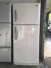 LG Big Refrigerator Freezer Peti Ice Fridge 2 Door