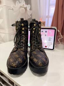 boot guess stylo