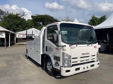 ISUZU NPR75 Recovery Truck Towing