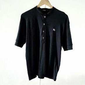 Burberry Round Collar Half Buttons Black Tee