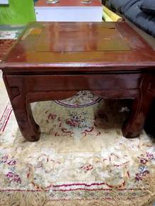 meja kopi berukir