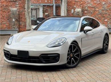 2023 Porsche Panamera BASE