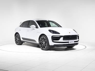 Porsche Macan S S in I-City, SGR