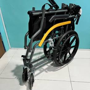 Foldable wheelchair
