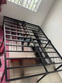Set Katil Queen beserta Tilam 12'' untuk di Jual