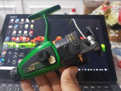 Old Abu Garcia Cardinal 754 Fishing Reel in Green
