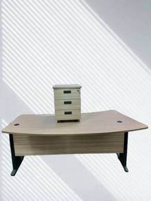 Boss table