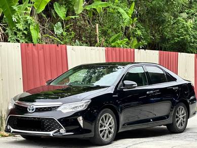 Toyota Camry HYBRID LUXURY in Salak Selatan, KUL