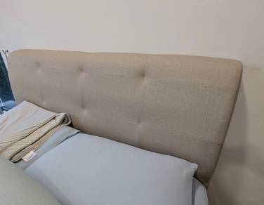 Queen Size Bed with Bedframe and Headboard
